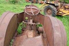 ALLIS CHALMERS 'U' CONTINENTAL ENGINE TRACTOR