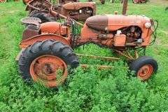 ALLIS CHALMERS 'B' TRACTOR WITH HYDRAULIC UNDER MOUNT