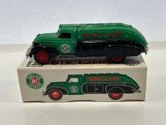 ERTL SINCLAIR 1939 DODGE FLYER TANKER BANK - 1/38