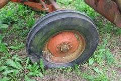 ALLIS CHALMERS D14 TRACTOR & LOADER