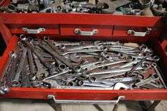 TOOLBOX & CONTENTS