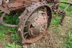 ALLIS CHALMERS 'C' STEEL WHEEL TRACTOR WITH CULTIVATOR