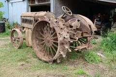 MCCORMICK 15-30 ROAD GRADER TRACTOR