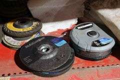 GROUP OF ASSORTED GRINDING DISCS
