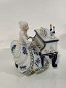 GROUP OF CERAMIC FIGURINES