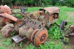 ALLIS CHALMERS TRACTOR FRAME