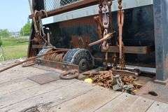 2001 INTERNATIONAL 8100 TANDEM AXLE ROLL OFF TRUCK
