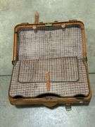 VINTAGE LEATHER BRIEFCASE