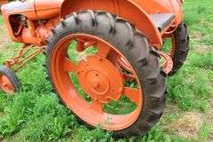 ALLIS CHALMERS 'B' ASPARAGUS TRACTOR