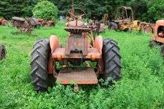 ALLIS CHALMERS 'B' TRACTOR WITH HYDRAULIC UNDER MOUNT