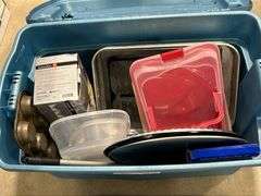 TOTE OF BAKEWARE & KITCHEN ITEMS
