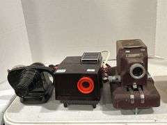 2 VINTAGE VIEWMASTERS & 1 SLIDE PROJECTOR