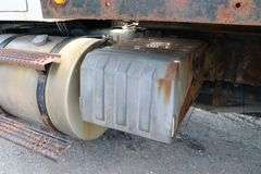 2001 INTERNATIONAL 8100 TANDEM AXLE ROLL OFF TRUCK