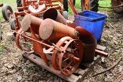 ALLIS CHALMERS 'G' TRACTOR & PLANTER