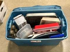 TOTE OF BAKEWARE & KITCHEN ITEMS