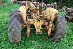 ALLIS CHALMERS I60 TRACTOR & LOADER