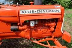 ALLIS CHALMERS D12 SERIES III TRACTOR