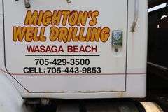 2001 INTERNATIONAL 8100 TANDEM AXLE ROLL OFF TRUCK