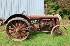 ALLIS CHALMERS E 20-35 TRACTOR ON STEEL