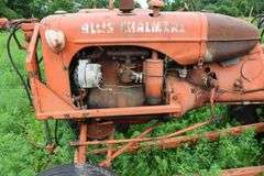 ALLIS CHALMERS 'B' TRACTOR WITH HYDRAULIC UNDER MOUNT