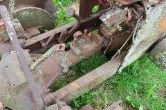 ALLIS CHALMERS TRACTOR FRAME