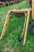 ALLIS CHALMERS I60 TRACTOR & LOADER