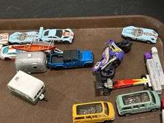 GROUP OF ASSORTED DIE CAST CARS & VEHICLES