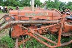 ALLIS CHALMERS D14 TRACTOR & LOADER