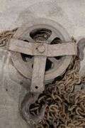 2 PULLEYS & CHAIN