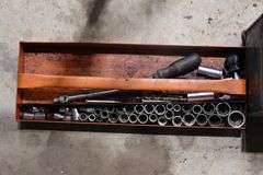 TOOLBOX & CONTENTS