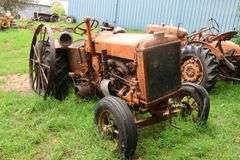 ALLIS CHALMERS UNITED TRACTOR