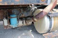 2001 INTERNATIONAL 8100 TANDEM AXLE ROLL OFF TRUCK