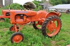ALLIS CHALMERS 'B' ASPARAGUS TRACTOR