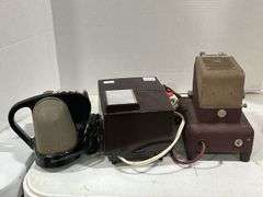 2 VINTAGE VIEWMASTERS & 1 SLIDE PROJECTOR