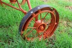 ALLIS CHALMERS 'B' ON STEEL TRACTOR