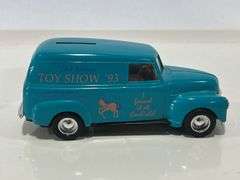 ERTL 1993 2ND ANNUAL TOY SHOW 1950 PANEL TRUCK BANK - 1/25