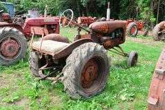 ALLIS CHALMERS 'B' TRACTOR