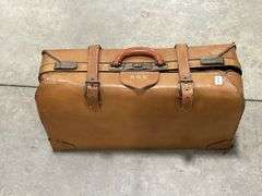 VINTAGE LEATHER BRIEFCASE