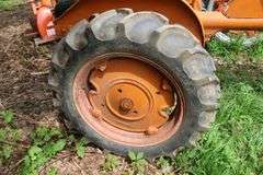 ALLIS CHALMERS B250 TRACTOR