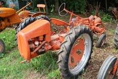 ALLIS CHALMERS 'G' TRACTOR & PLANTER