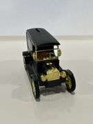 ERTL BIG A AUTO PARTS 1917 FORD MODEL T DELIVERY VAN BANK - 1/25