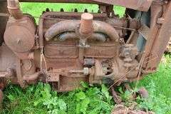 ALLIS CHALMERS 'U' CONTINENTAL ENGINE TRACTOR