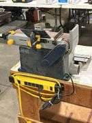 MASTERCRAFT 4" BELT & 8" DISC SANDER & 3" VISE MOUNTED ON ROLLING BENCH
