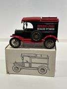 ERTL SPEED-PRO 1913 MODEL T DELIVERY BANK - 1/25