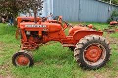 ALLIS CHALMERS D12 TRACTOR