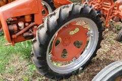 ALLIS CHALMERS 'G' TRACTOR & PLANTER