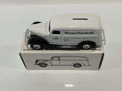 ERTL CLASSIC MOTORBOOKS 1936 CHEVY PANEL TRUCK BANK - 1/25