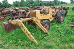 ALLIS CHALMERS I60 TRACTOR & LOADER