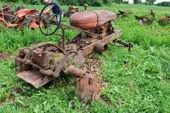 ALLIS CHALMERS 'WD' TRACTOR