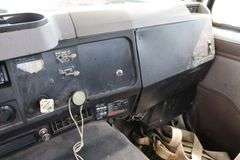 2001 INTERNATIONAL 8100 TANDEM AXLE ROLL OFF TRUCK